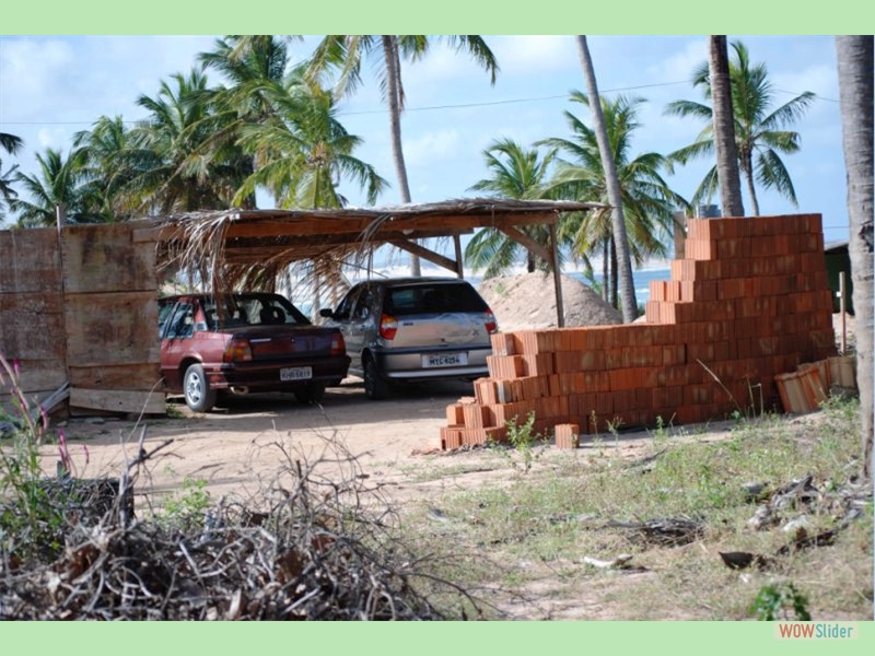 Tibau do Sul. Есть и такие гаражи